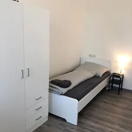Apartament Monteurwohnungen In Der Residenz Am Kurpark *