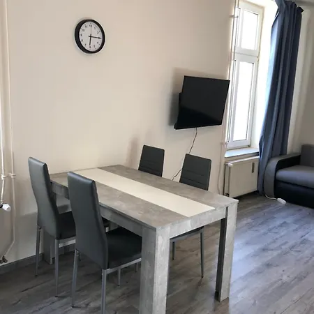 Apartament Monteurwohnungen In Der Residenz Am Kurpark